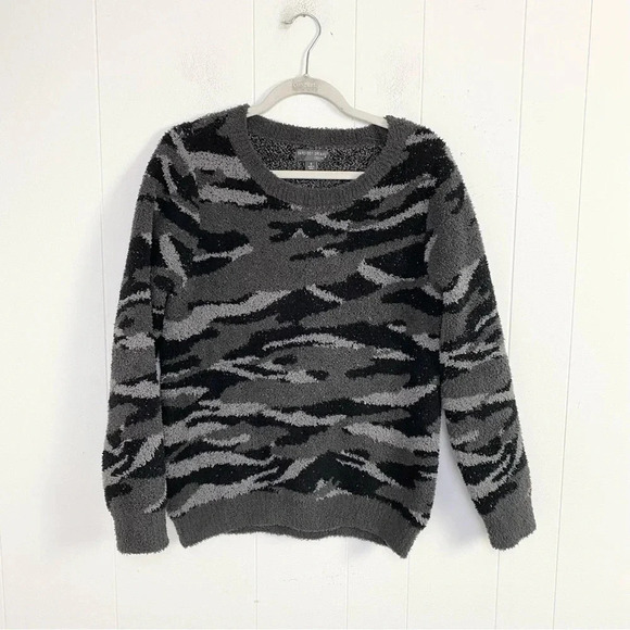 Barefoot Dreams Cozy Chic Seaside Crew Neck Zebra Camo Super Soft Sweater Small - Picture 1 of 14
